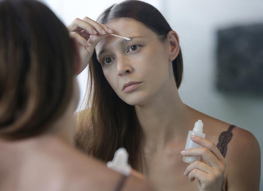 ভ্রু-তে কোন তেল লাগানো উচিৎ?