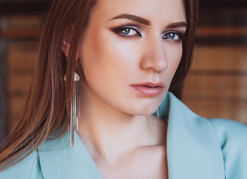 ঝুলে পরা চোখের পাতার জন্য মেকআপ